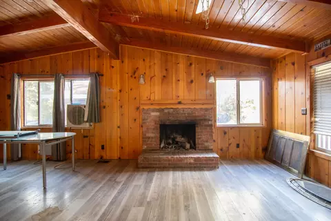 Living - 5608 Sheepcreek Dr, Wrightwood, CA 92397 photo 2 of 3