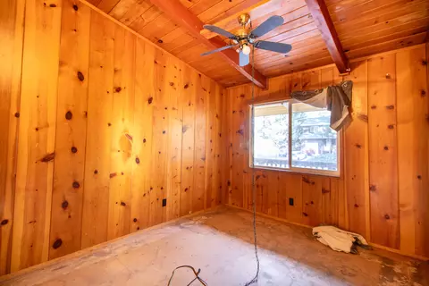 Bedroom - 5608 Sheepcreek Dr, Wrightwood, CA 92397 photo 3 of 7