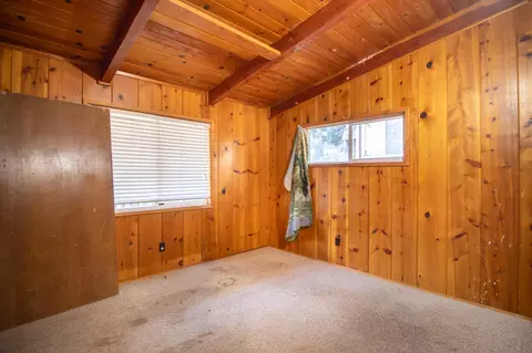 Bedroom - 5608 Sheepcreek Dr, Wrightwood, CA 92397 photo 6 of 7
