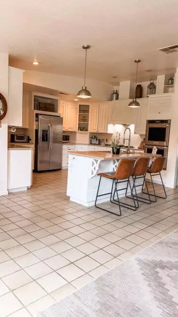 Kitchen - 31338 Dahlem Dr, Exeter, CA 93221 photo 3 of 6