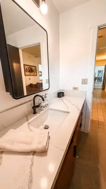 Bath - 31338 Dahlem Dr, Exeter, CA 93221 photo 3 of 4