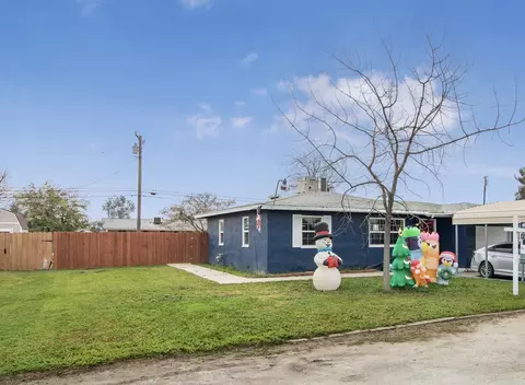 Exterior - 811 E Myrtle St, Hanford, CA 93230 photo 1 of 6