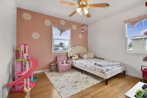 Bedroom - 811 E Myrtle St, Hanford, CA 93230 photo 2 of 3