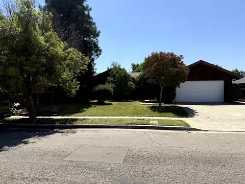 1765 E Sandalwood Ave, Tulare, CA 93274