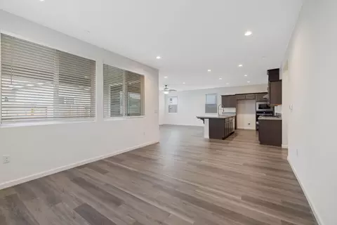 Living - 4103 Hoblitt Ave, Clovis, CA 93619 photo 4 of 8