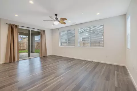 Living - 4103 Hoblitt Ave, Clovis, CA 93619 photo 6 of 8