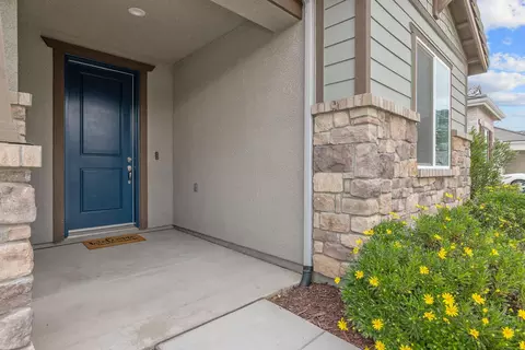 Exterior - 4103 Hoblitt Ave, Clovis, CA 93619 photo 4 of 10
