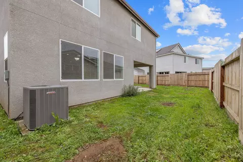 Exterior - 4103 Hoblitt Ave, Clovis, CA 93619 photo 7 of 10