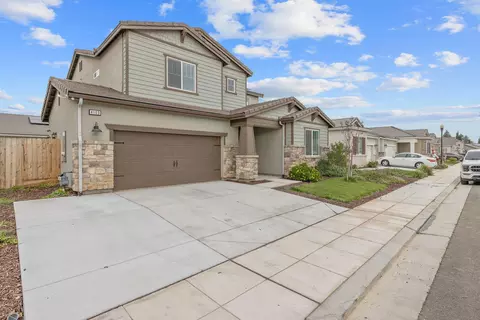 Exterior - 4103 Hoblitt Ave, Clovis, CA 93619 photo 3 of 10