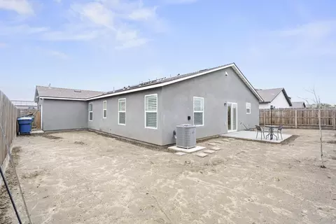 Exterior - 2367 Sawgrass Ave, Tulare, CA 93274 photo 4 of 5
