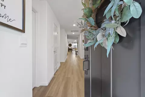 Entry Way - 2367 Sawgrass Ave, Tulare, CA 93274 photo 1 of 5