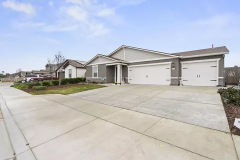 Other - 2367 Sawgrass Ave, Tulare, CA 93274 photo 1 of 6