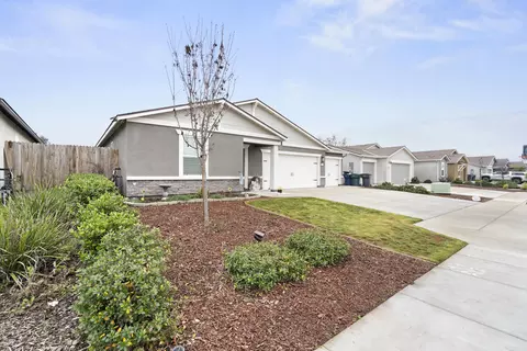 Exterior - 2367 Sawgrass Ave, Tulare, CA 93274 photo 2 of 5