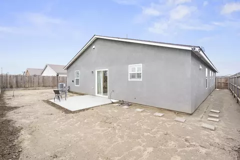 Exterior - 2367 Sawgrass Ave, Tulare, CA 93274 photo 3 of 5
