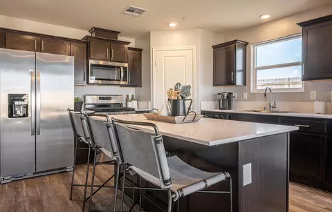 135 S Pine St #124 G, Woodlake, CA 93286