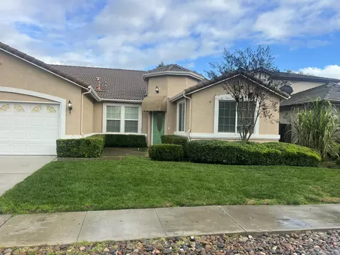 1734 Firestone Dr, Tulare, CA 93274