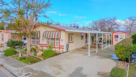 3122 S Parkwood St, Visalia, CA 93277