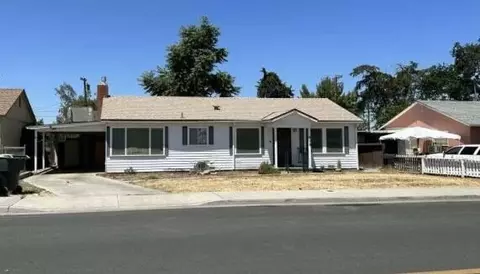 670 Grant St, Hanford, CA 93230
