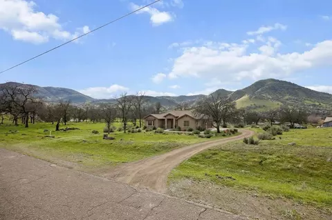 216 Lot Dr, Sanger, CA 93657 photo 9