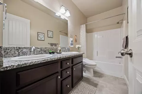 Other - 804 S Simon St, Visalia, CA 93292 photo 4 of 7