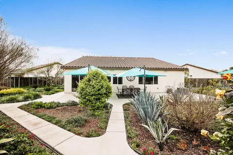 Exterior - 804 S Simon St, Visalia, CA 93292 photo 1 of 3
