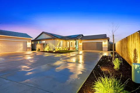 4736 W Flagstaff Ave, Visalia, CA 93291