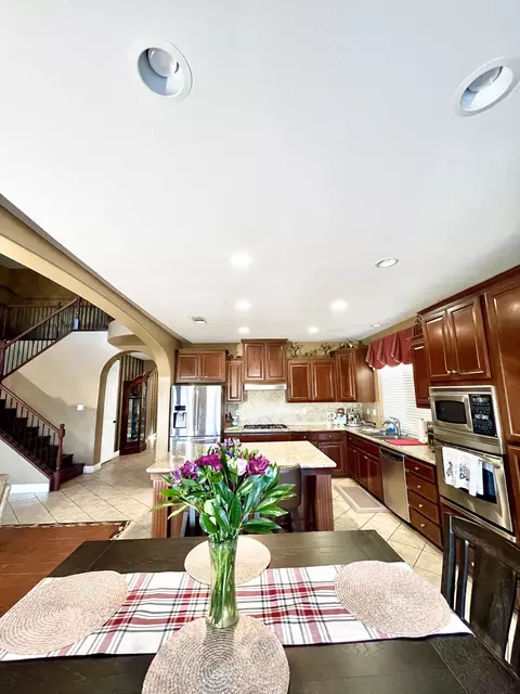 3010 W Ceres Ave, Visalia, CA 93291 photo 8