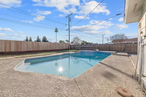 Exterior - 1747 E Sonora Ave, Tulare, CA 93274 photo 14 of 14