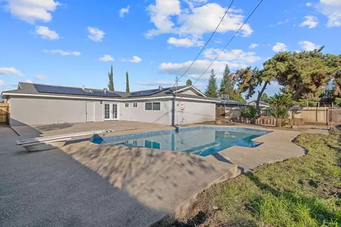 Exterior - 1747 E Sonora Ave, Tulare, CA 93274 photo 8 of 14