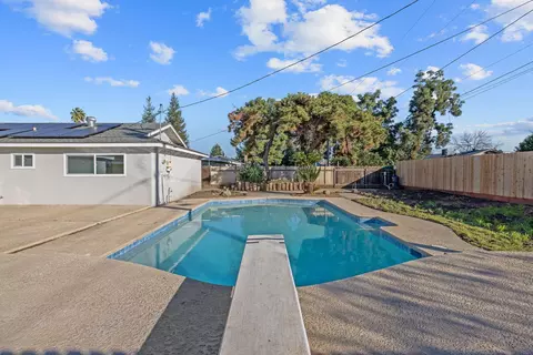 Exterior - 1747 E Sonora Ave, Tulare, CA 93274 photo 7 of 14