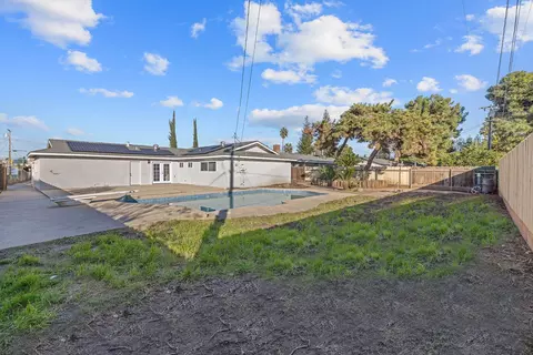 Exterior - 1747 E Sonora Ave, Tulare, CA 93274 photo 9 of 14