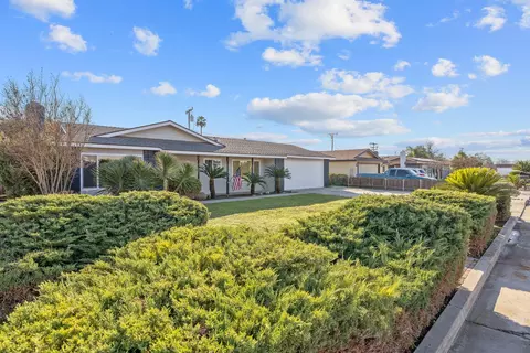 1747 E Sonora Ave, Tulare, CA 93274