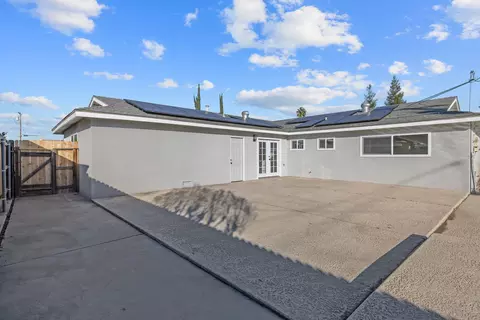 Exterior - 1747 E Sonora Ave, Tulare, CA 93274 photo 5 of 14