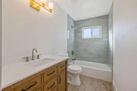 Bath - 1747 E Sonora Ave, Tulare, CA 93274 photo 1 of 2