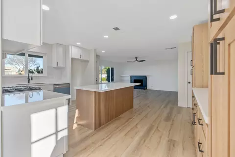 Kitchen - 1747 E Sonora Ave, Tulare, CA 93274 photo 5 of 6