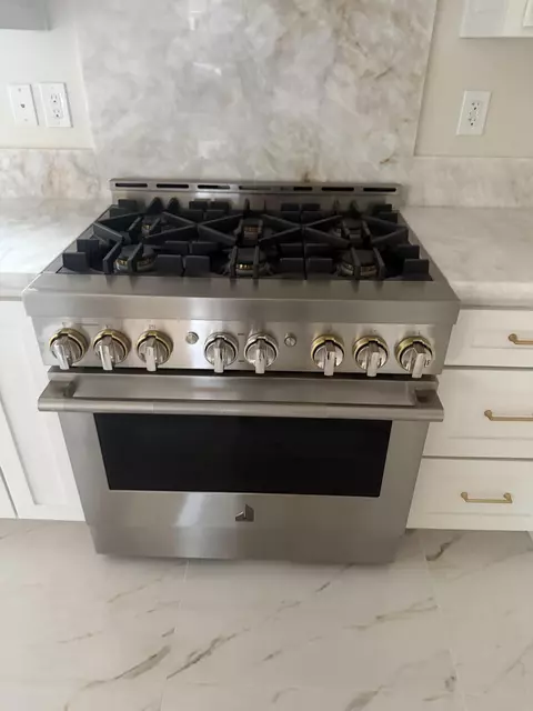 Kitchen - 169 Lake Dr, Lemoore, CA 93245 photo 3 of 4