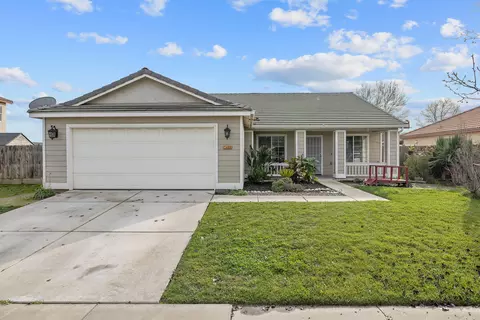 1365 Muscat Ct, Hanford, CA 93230