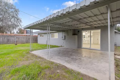 Exterior - 255 Lombardy Ln, Lemoore, CA 93245 photo 4 of 6