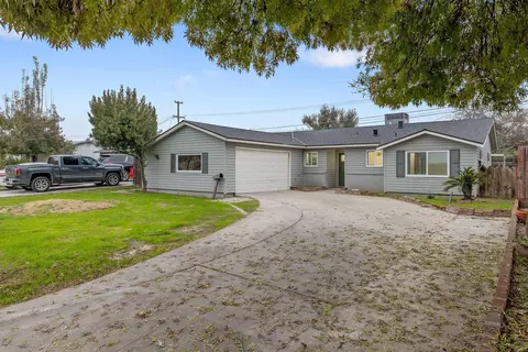 Exterior - 255 Lombardy Ln, Lemoore, CA 93245 photo 2 of 6
