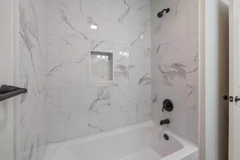 Bath - 255 Lombardy Ln, Lemoore, CA 93245 photo 2 of 2