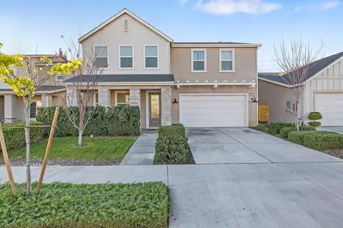 3641 N Summers Ct, Visalia, CA 93291