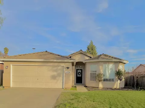 1820 N Shady St, Visalia, CA 93291