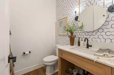 Bath - 131 N Anderson Rd #B, Exeter, CA 93221 photo 9 of 10