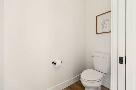 Bath - 131 N Anderson Rd #B, Exeter, CA 93221 photo 5 of 10