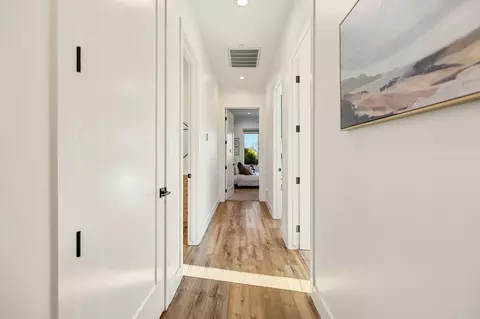 Entry Way - 131 N Anderson Rd #B, Exeter, CA 93221 photo 10 of 11