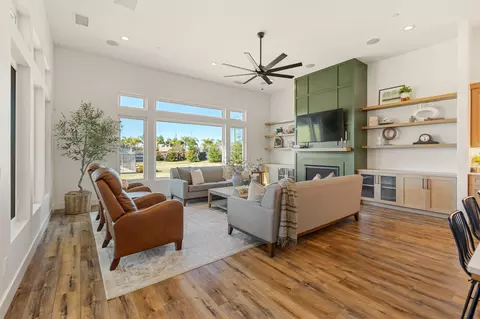 Living - 131 N Anderson Rd #B, Exeter, CA 93221 photo 2 of 5