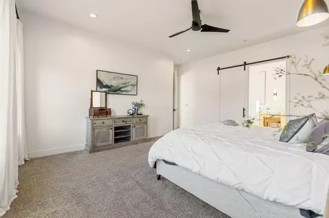 Bedroom - 131 N Anderson Rd #B, Exeter, CA 93221 photo 4 of 10