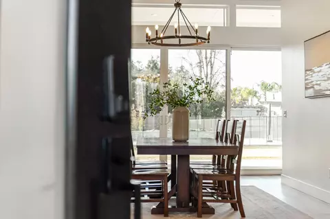 Entry Way - 131 N Anderson Rd #B, Exeter, CA 93221 photo 1 of 11