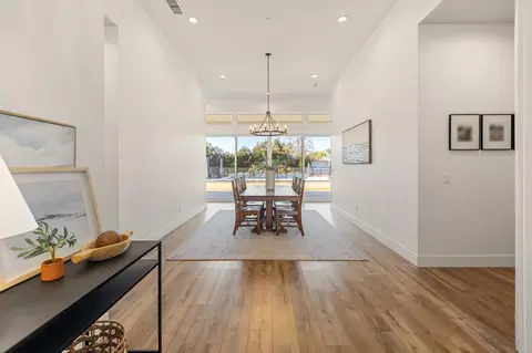 Entry Way - 131 N Anderson Rd #B, Exeter, CA 93221 photo 2 of 11
