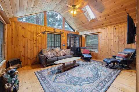 Living - 45787 Guhl Ave, Posey, CA 93260 photo 3 of 3